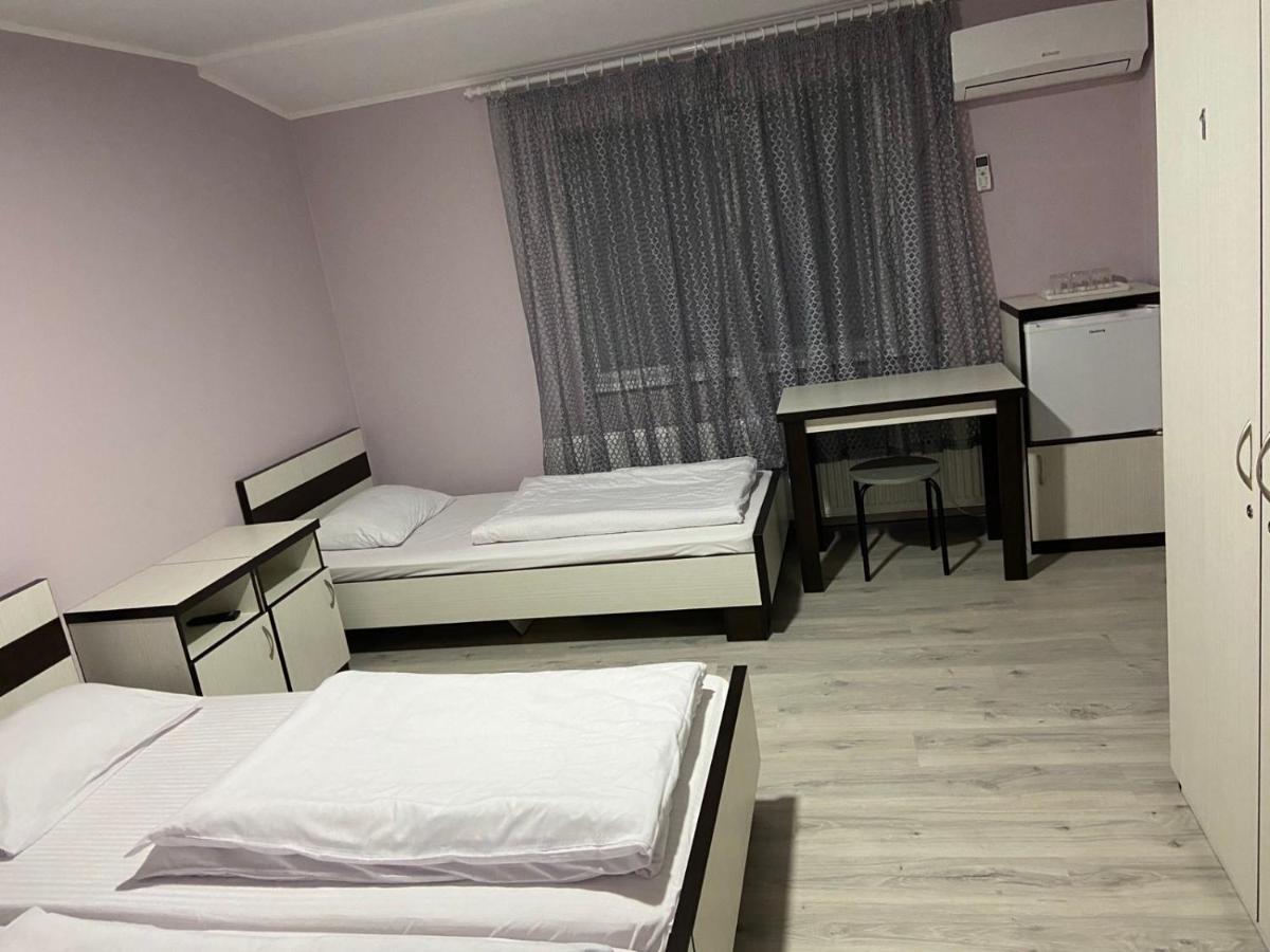 Guest House Max Khmelʼnytsʼkyy Extérieur photo